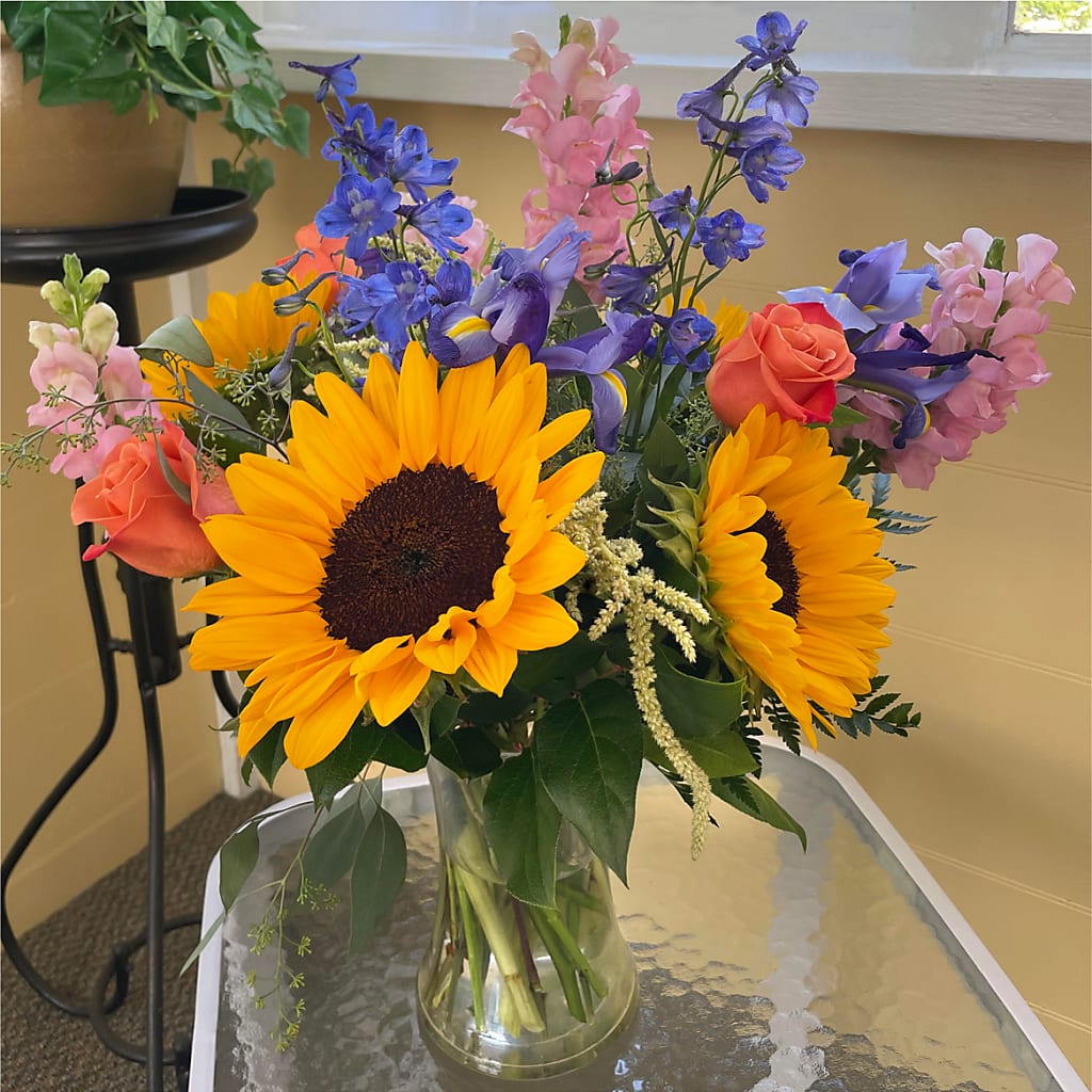Rays of Life Bouquet – D & L FLORIST & GIFTS LLC, Houston MO
